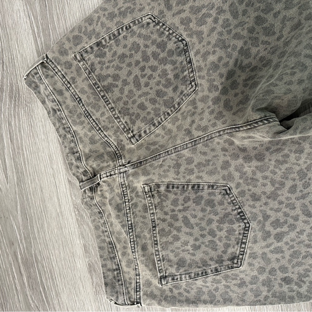 Washed faded leopard denim 90’s baggy Jeans - Picture 5 of 7